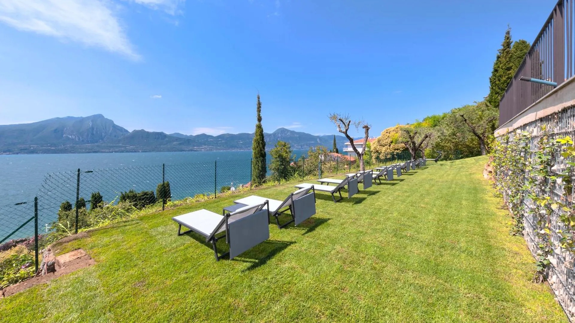 Sky View Garda Lake By Hotel Galvani 토리델베나코