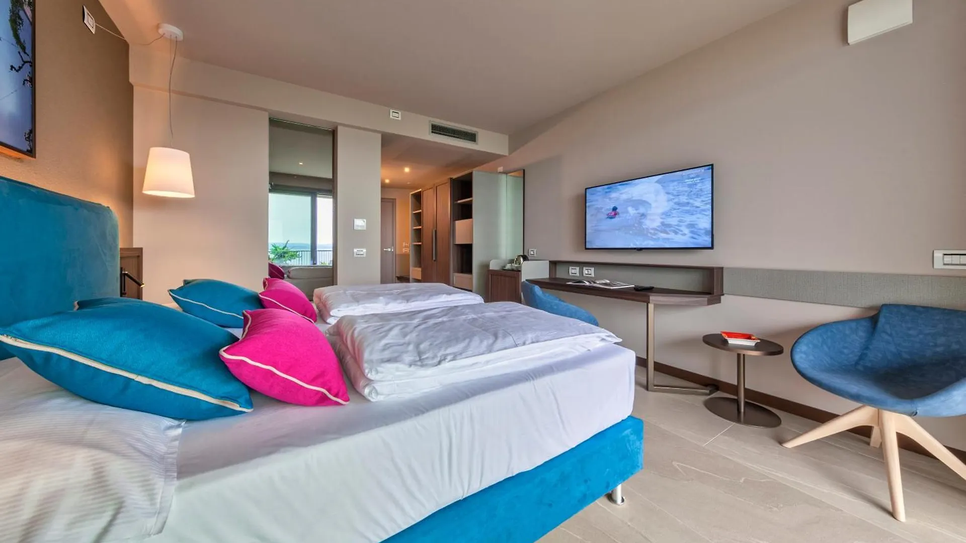 Sky View Garda Lake By Hotel Galvani 토리델베나코 4*,