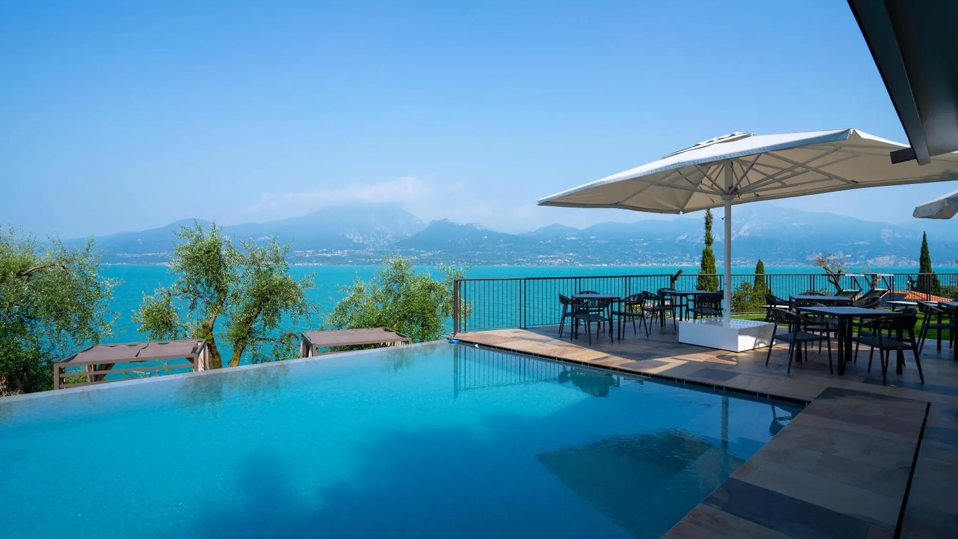 Sky View Garda Lake By Hotel Galvani Torri Del Benaco