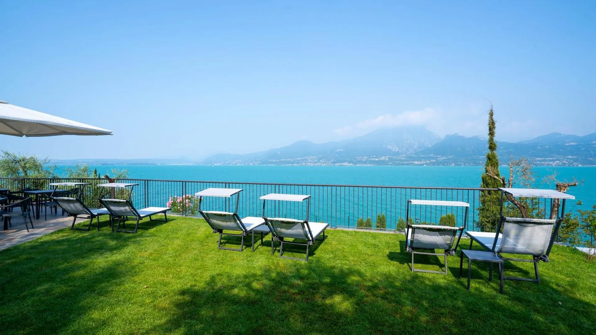 Sky View Garda Lake By Hotel Galvani Torri Del Benaco 4*,