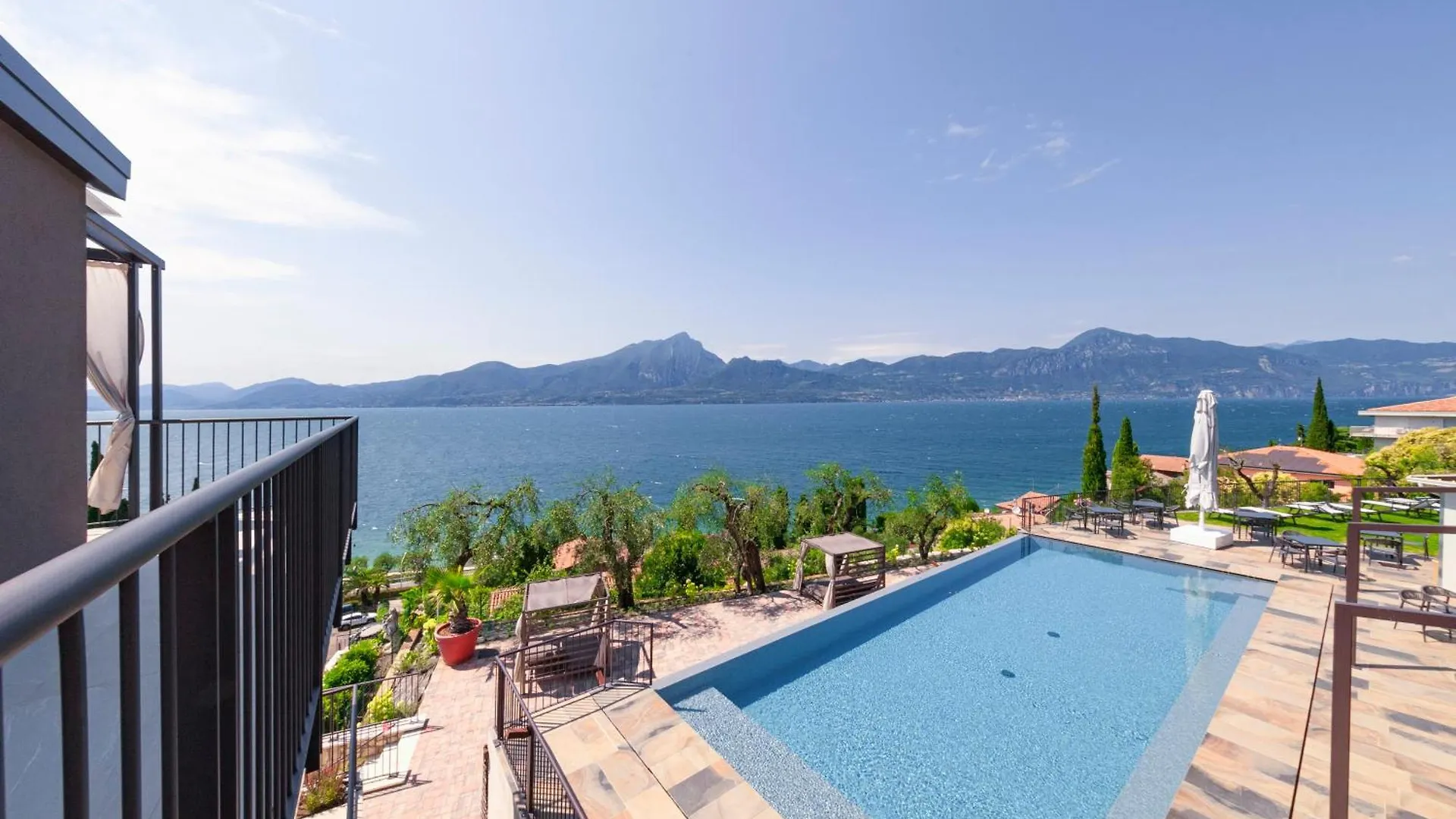 Sky View Garda Lake By Hotel Galvani Torri Del Benaco Ιταλία