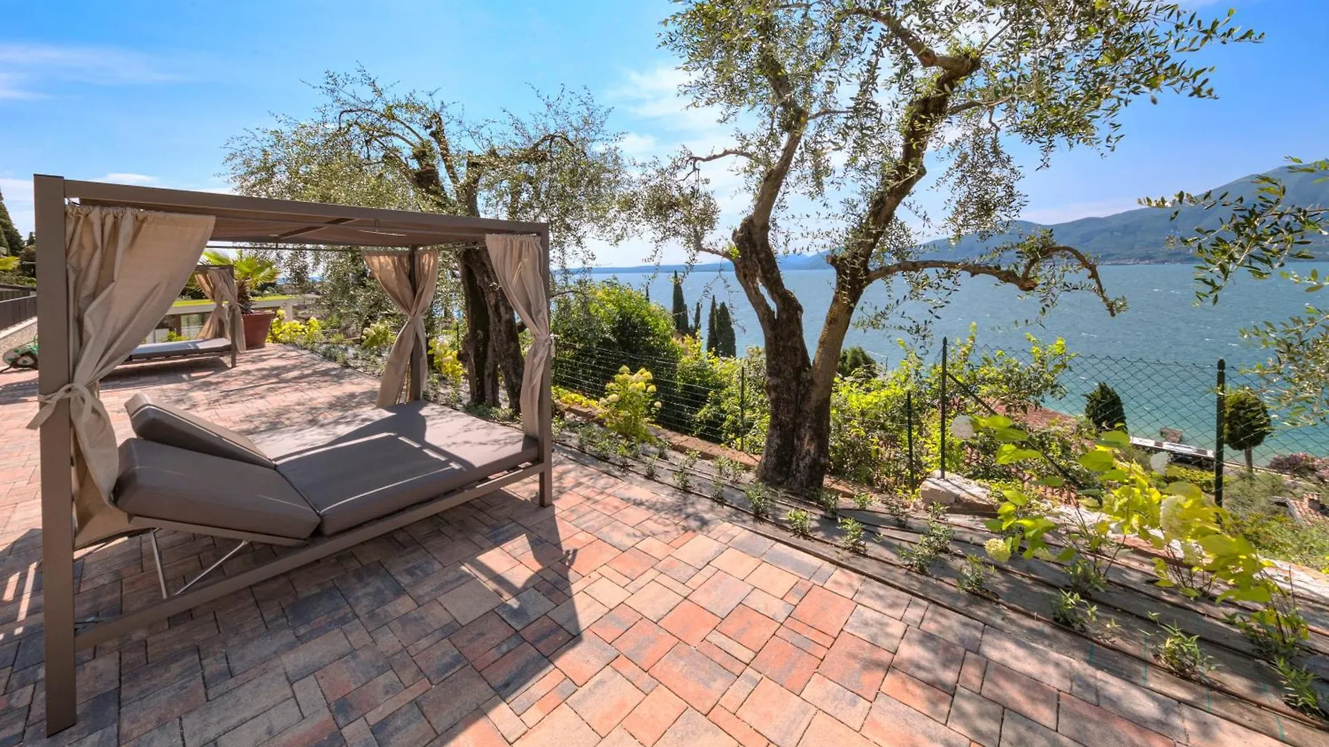 Sky View Garda Lake By Hotel Galvani Torri Del Benaco
