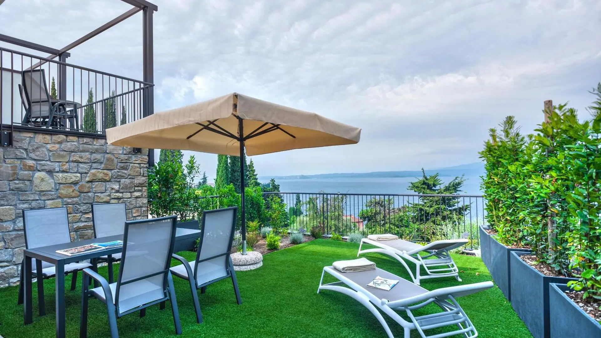 Sky View Garda Lake By Hotel Galvani Torri Del Benaco Ιταλία